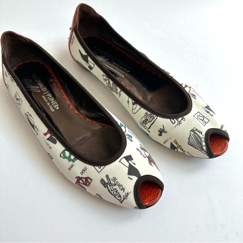 Donald J. Pliner Peep Toe Shoe Print Flat 6.5